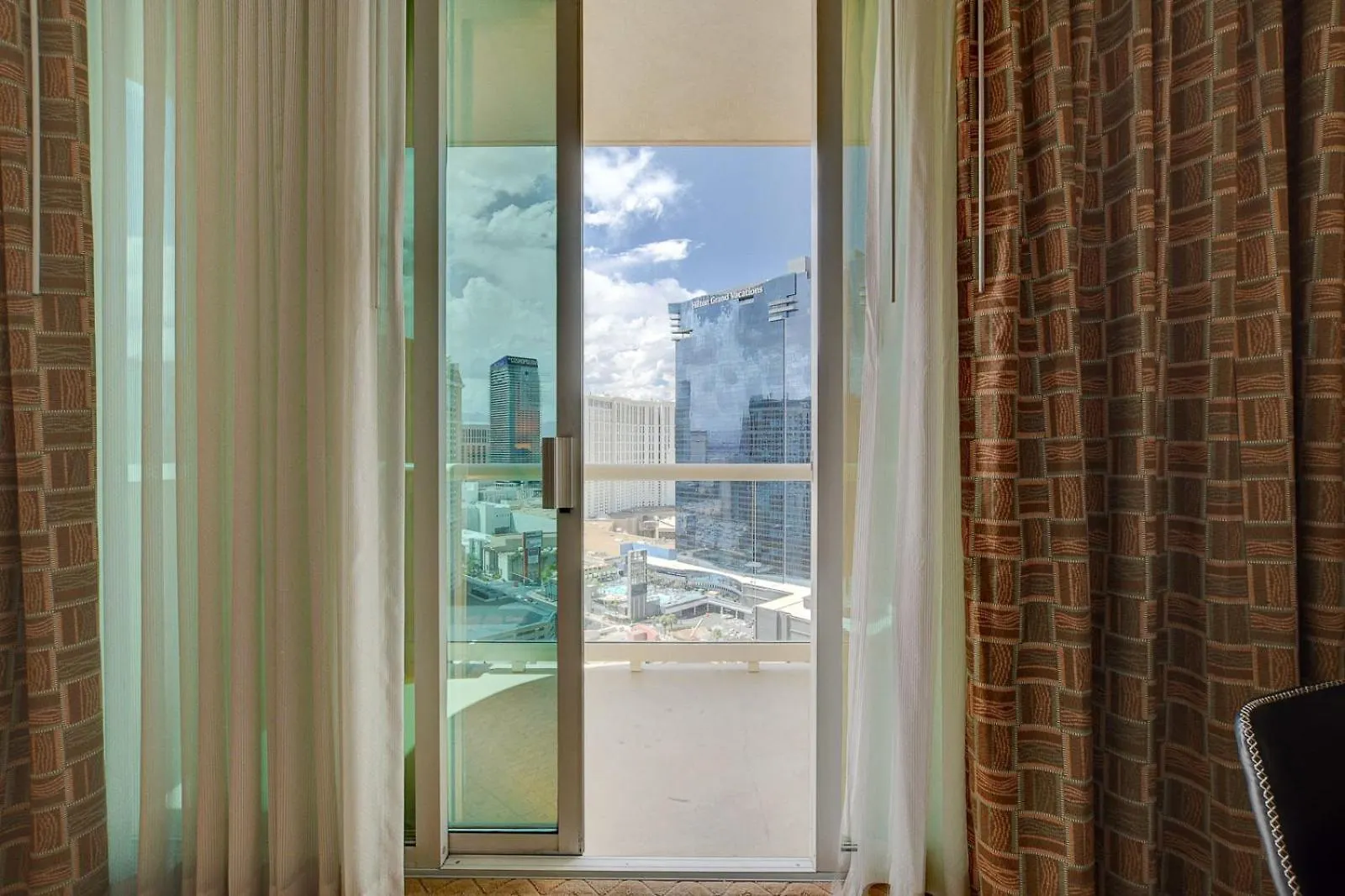Premium Suite Mgm Signature High Flr Balcony Strip View Las Vegas United States