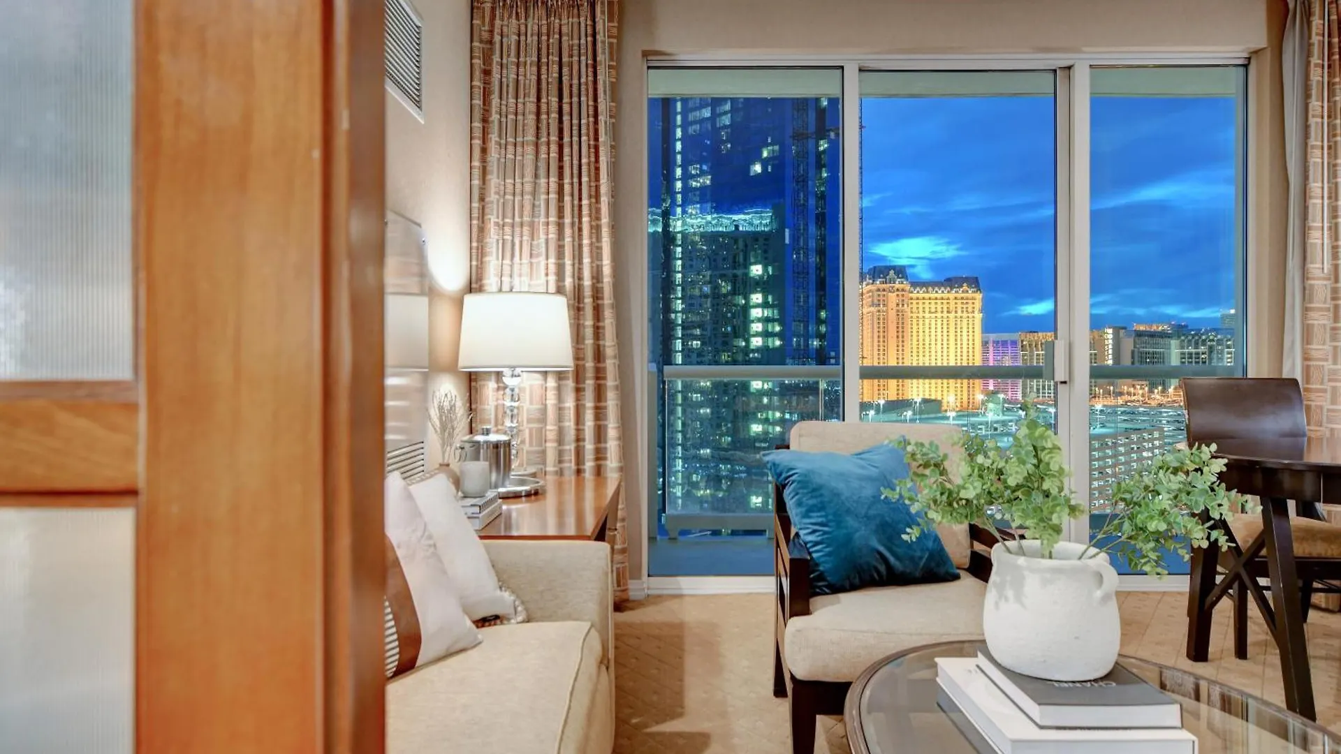 Premium Suite Mgm Signature High Flr Balcony Strip View Las Vegas Aparthotel